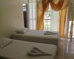 Hotel Sea Breeze Inn (Castle Bruce, Dominica)