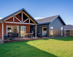 Toàn bộ căn nhà/căn hộ Four Seasons - Lake Hawea Holiday Home (Lake Hauroko, New Zealand)