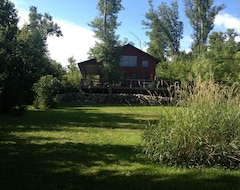 Entire House / Apartment Lakeside Cabin Tranquility Book For 5 Days In June And Get The 6th One Free (Deer Creek, USA)