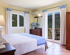 Casa/apartamento entero Hilltop Retreat, Private Idyll, Sea Breezes And Star-Gazing (Agios Nikitas, Grecia)