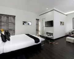 Hotel Sapphire Suites (Kolkata, India)