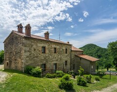Toàn bộ căn nhà/căn hộ Farmhouse With Pool In The Hills, Pristine Nature, Wine Tasting (Sestino, Ý)