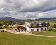Khách sạn Grund Resort Golf And Ski (Mladé Buky, Cộng hòa Séc)