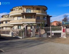 Hele huset/lejligheden Domus Parca Apartment, Host: Shamira (Cuneo, Italien)