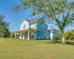 Entire House / Apartment Farm Home With Horses And Cattle On Site. (Haynesville, USA)
