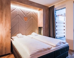Three-bedroom Suite - 24 By Avenida Hotel & Residences Kaprun (Kaprun, Austria)