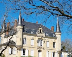 Bed & Breakfast Chateau Le Plessis (Sémelay, Francia)