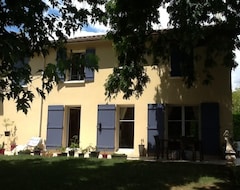 Toàn bộ căn nhà/căn hộ Cozy House With Garden And Private Pool 15mm From Lyon. (Chazay-d'Azergues, Pháp)