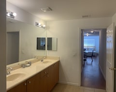 Cijela kuća/apartman Home In Gated Community Close To Fort Lauderdale Beach (Lauderhill, Sjedinjene Američke Države)
