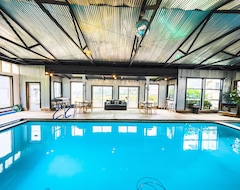 Cijela kuća/apartman Exclusive Luxury Cottage & Rv Indoor Private Pool (Smith River, Sjedinjene Američke Države)