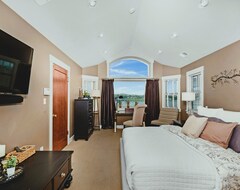 Cijela kuća/apartman Luxury 5 Bedroom Home With Views Of The Bay - Sleeps 13 (Hercules, Sjedinjene Američke Države)