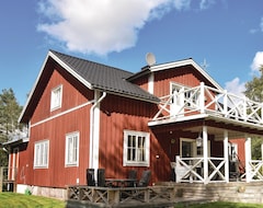 Toàn bộ căn nhà/căn hộ 4 Bedroom Accommodation In ÅrjÄng (Årjäng, Thụy Điển)