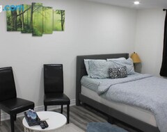 Casa/apartamento entero Comfy Basement Near Kw Airport (Kitchener, Canadá)