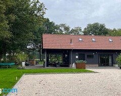 Cijela kuća/apartman Landelijk Gelegen Vakantiehuis Met Hottub! (Noordoostpolder, Nizozemska)