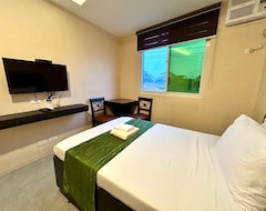 Hotel Oyo 1021 Seventy Five Inn (Parañaque, Filipinas)
