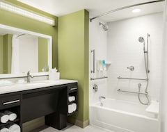 Khách sạn Home2 Suites By Hilton Menomonee Falls Milwaukee (Menomonee Falls, Hoa Kỳ)