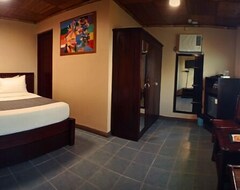 Hotel P AND M Final Option Beach Resort (San Juan, Filipijnen)