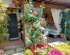 Casa/apartamento entero House With Garden In Stone Farmhouse (Castiglione del Lago, Italia)