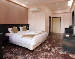 Khách sạn Hotel Aristro Lonavala (Lonavala, Ấn Độ)