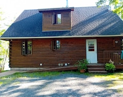 Toàn bộ căn nhà/căn hộ Grinrock Cottage Retreat On Lewis Lake (Upper Tantallon, Canada)