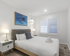 Tüm Ev/Apart Daire Luxurious 4 Bedroom Tree House At Macmasters Beach (Forresters Beach, Avustralya)