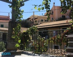 Cijela kuća/apartman Traditional Detached Corfu House, 50m To Village Square (Liapades, Grčka)