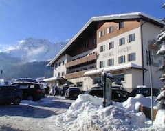 Khách sạn Sport Hotel (Comelico Superiore, Ý)