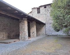 Koko talo/asunto Palazzo Salis (Tirano, Italia)