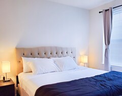 Cijela kuća/apartman Resort Style , Upscale 2bedroom With Den ( 3rd Bed Room) Free Parking (Hillsborough, Sjedinjene Američke Države)