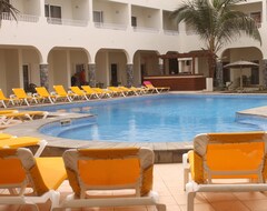 Khách sạn Hotel Pontao (Santa Maria, Cape Verde)