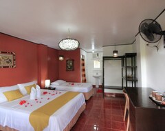 Hotel Discovery Island Resort (Coron, Philippines)