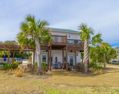 Hele huset/lejligheden Waterfront Home on Perdido Beach in Elberta with sandy beach, pier & boat house! (Lillian, USA)