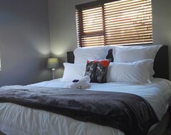 Hotel Bergsig Selfcatering (Firgrove, South Africa)
