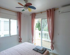 Cijela kuća/apartman Cosy house, right on the beach and on the golf course in a quiet residential area (Oliva, Španjolska)