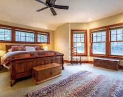 Hele huset/lejligheden Exquisite Ski House On Vast Trail With Hot Tub, Sauna And Huge Game Room. (Danby, USA)