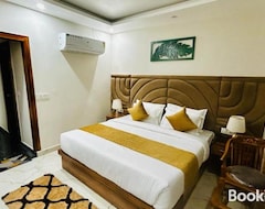 Hotel Riviera Resort By Live Inn Rishikesh (Bijni, India)