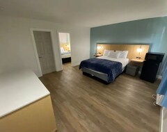 Hotel Queen Jr. Suite With Double Bed (Santa Cruz, USA)