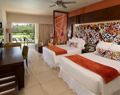 Otel Breathless Punta Cana Resort & Spa (Uvero Alto, Dominik Cumhuriyeti)