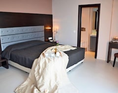 Hotel Kymothoe Elite Suites (Akrotiri, Greece)