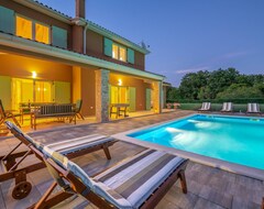 Toàn bộ căn nhà/căn hộ New Villa Matea With Private Pool (Marčana, Croatia)