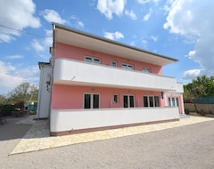 Pansiyon Guest House Kusen (Malinska, Hırvatistan)
