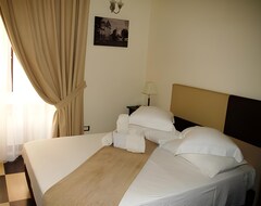 Hotel Plebiscito Aparthotel (Nápoles, Italia)