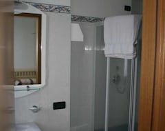 Hotel La Rua (Carrè, Italien)