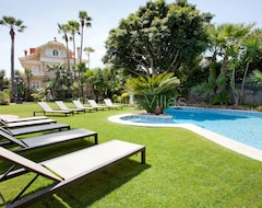 Tüm Ev/Apart Daire Stunning Beachfront Villa - Aircon, Guesthouse, Wifi (Sitges, İspanya)