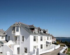Hotel Expansive Sea & Lighthouse Views; Beach 2 Min; Pool, Tennis Court; Dvd/sky; Wifi (Kingsbridge, Storbritannien)