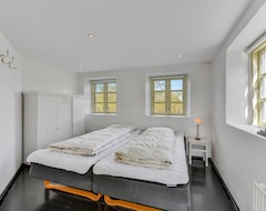 Hotel Twelve-bedroom Accommodation In Ulfborg (Ulfborg-Vemb, Denmark)