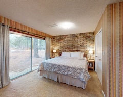Toàn bộ căn nhà/căn hộ Incredible Home W/private Sauna, Large Wrap-around Deck, Fireplace, Pool Table (Munds Park, Hoa Kỳ)