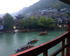 Nhà trọ LQJ Riverside Guest House (Fenghuang, Trung Quốc)