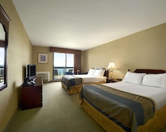 Hotelli Ramada by Wyndham Jordan/Beacon Harbourside Resort (Jordan, Kanada)