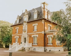 Hotel La Folie du Bois des Fontaines (Forges-les-Eaux, France)